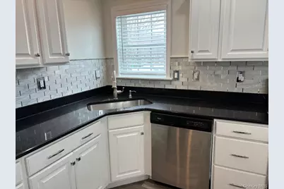 1661-539 Old Country Rd #539, Riverhead, NY 11901 - Photo 18