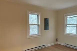 325 Wiggins St, Greenport, NY 11944 - Photo 6