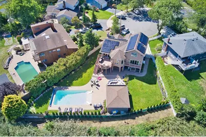 405 Club Court, Oceanside, NY 11572 - Photo 36