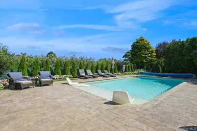 405 Club Court, Oceanside, NY 11572 - Photo 32