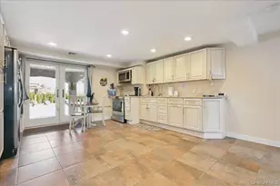 405 Club Ct, Oceanside, NY 11572 - Photo 24