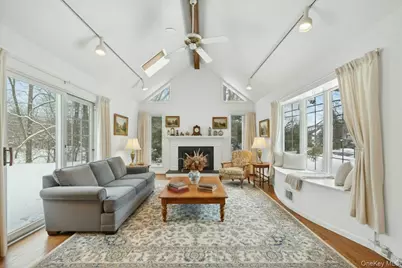 2954 Meadowcrest Drive, Yorktown Heights, NY 10598 - Photo 8