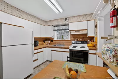 2954 Meadowcrest Drive, Yorktown Heights, NY 10598 - Photo 10