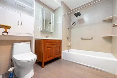 144-69 Barclay Avenue #4A, Flushing, NY 11355 - Photo 2