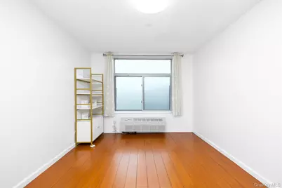 144-69 Barclay Avenue #4A, Flushing, NY 11355 - Photo 8