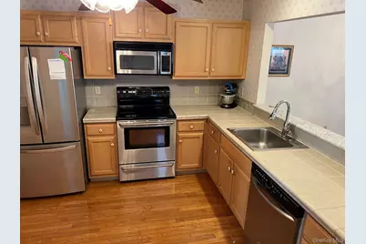 508 Somerset Court, Fishkill, NY 12524 - Photo 4