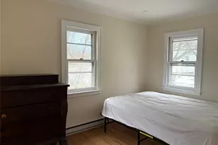 325 Wiggins St, Greenport, NY 11944 - Photo 4