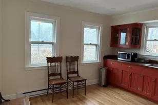 325 Wiggins St, Greenport, NY 11944 - Photo 6