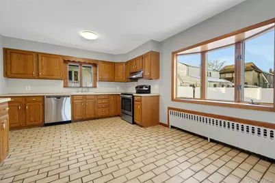 812 Halstead Avenue, Mamaroneck, NY 10543 - Photo 8