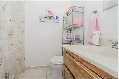 212 Ilyssa Way, New York, NY 10312 - Photo 12