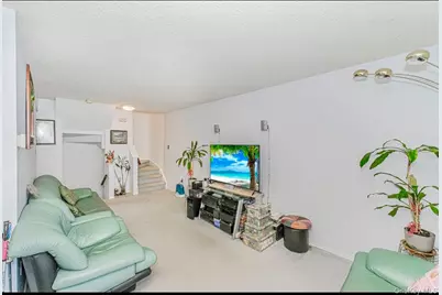 212 Ilyssa Way, New York, NY 10312 - Photo 2