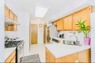 212 Ilyssa Way, New York, NY 10312 - Photo 6