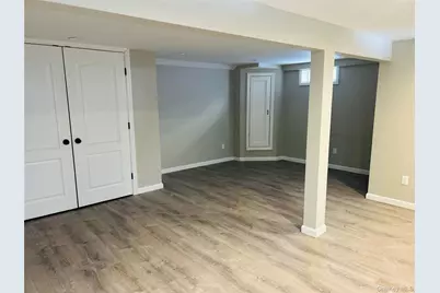 19 Alan Court, Plainview, NY 11803 - Photo 10