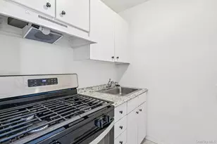 120 Horton Hwy, Mineola, NY 11501 - Photo 6