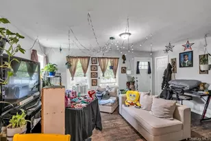 13 Carr Ln, Medford, NY 11763 - Photo 8