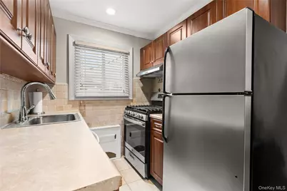 326 Edmunton Drive #L7, North Babylon, NY 11703 - Photo 8