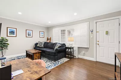 326 Edmunton Drive #L7, North Babylon, NY 11703 - Photo 4