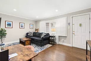 326 Edmunton Dr, North Babylon, NY 11703 - Photo 4