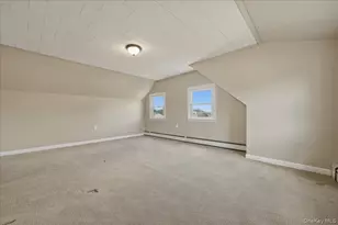 25 Peacock Ln, Levittown, NY 11756 - Photo 20