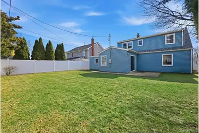 25 Peacock Lane, Levittown, NY 11756 - Photo 22