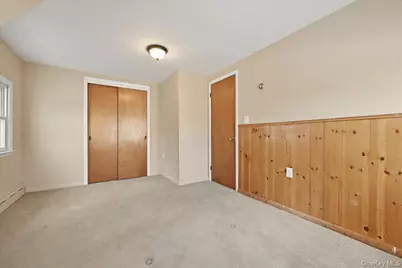 25 Peacock Lane, Levittown, NY 11756 - Photo 16