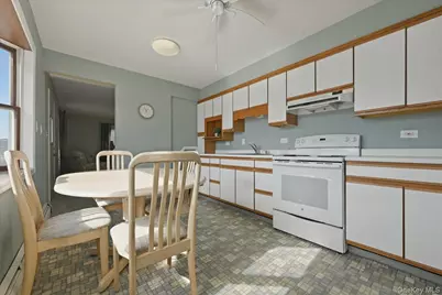 25 Peacock Lane, Levittown, NY 11756 - Photo 8