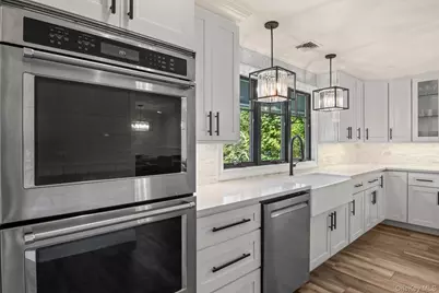 131 Fleets Cove Road, Huntington, NY 11743 - Photo 8