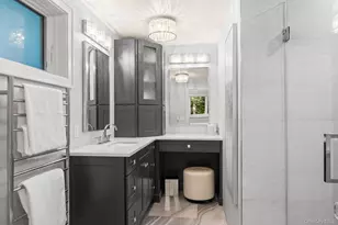 131 Fleets Cove Rd, Huntington, NY 11743 - Photo 32