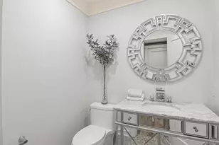 131 Fleets Cove Rd, Huntington, NY 11743 - Photo 22