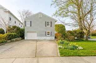 160 Sackville Rd, Garden City, NY 11530 - Photo 2