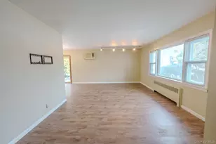 160 Sackville Rd, Garden City, NY 11530 - Photo 4