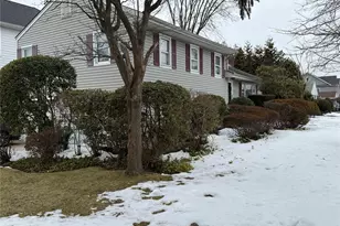 160 Sackville Rd, Garden City, NY 11530 - Photo 2