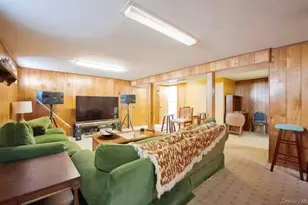 636 S 13th St, New Hyde Park, NY 11040 - Photo 12