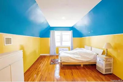 636 S 13th Street, New Hyde Park, NY 11040 - Photo 8