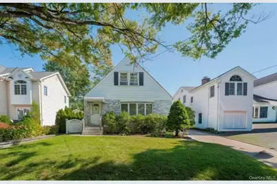 636 S 13th Street, New Hyde Park, NY 11040 - Photo 1