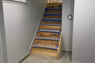 81-17 164th Pl, Flushing, NY 11432 - Photo 8