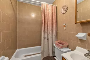 117-30 201st St, Saint Albans, NY 11412 - Photo 12