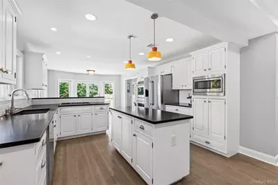 947 Shore Acres Drive, Mamaroneck, NY 10543 - Photo 10