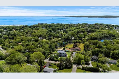 1001 Peconic Bay Blvd, Jamesport, NY 11947 - Photo 2