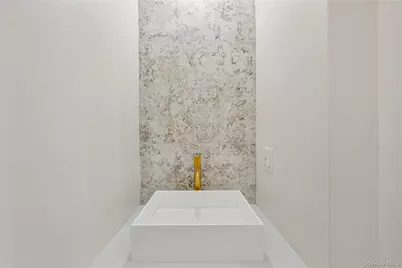 472 W Central Avenue #204, Spring Valley, NY 10977 - Photo 16