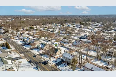 327 Barton Avenue, Patchogue, NY 11772 - Photo 26