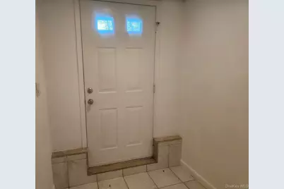 804 Hampshire Road, Bay Shore, NY 11706 - Photo 2