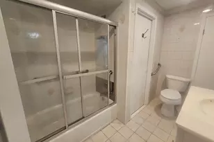 804 Hampshire Rd, Bay Shore, NY 11706 - Photo 4