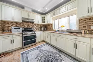 166-02 76th Ave, Fresh Meadows, NY 11366 - Photo 8