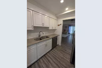 4 McLaughlin Avenue, West Haverstraw, NY 10993 - Photo 4