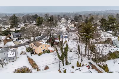 26 Pinetree Lane, Roslyn Heights, NY 11577 - Photo 28