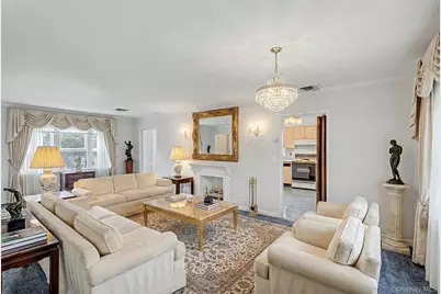 26 Pinetree Lane, Roslyn Heights, NY 11577 - Photo 6