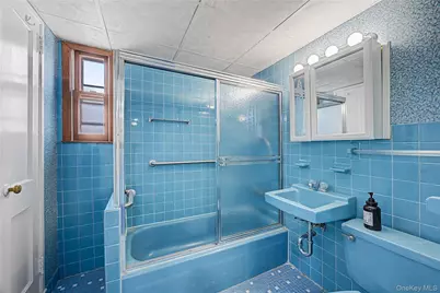 26 Pinetree Lane, Roslyn Heights, NY 11577 - Photo 18