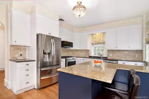 4610 Boston Post Rd, Pelham, NY 10803 - Photo 12