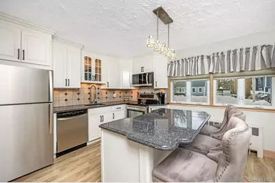 17 Willis Avenue, Ronkonkoma, NY 11779 - Photo 4